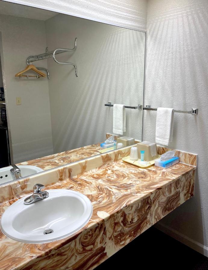Luxury Inn & Suites Selma Εξωτερικό φωτογραφία