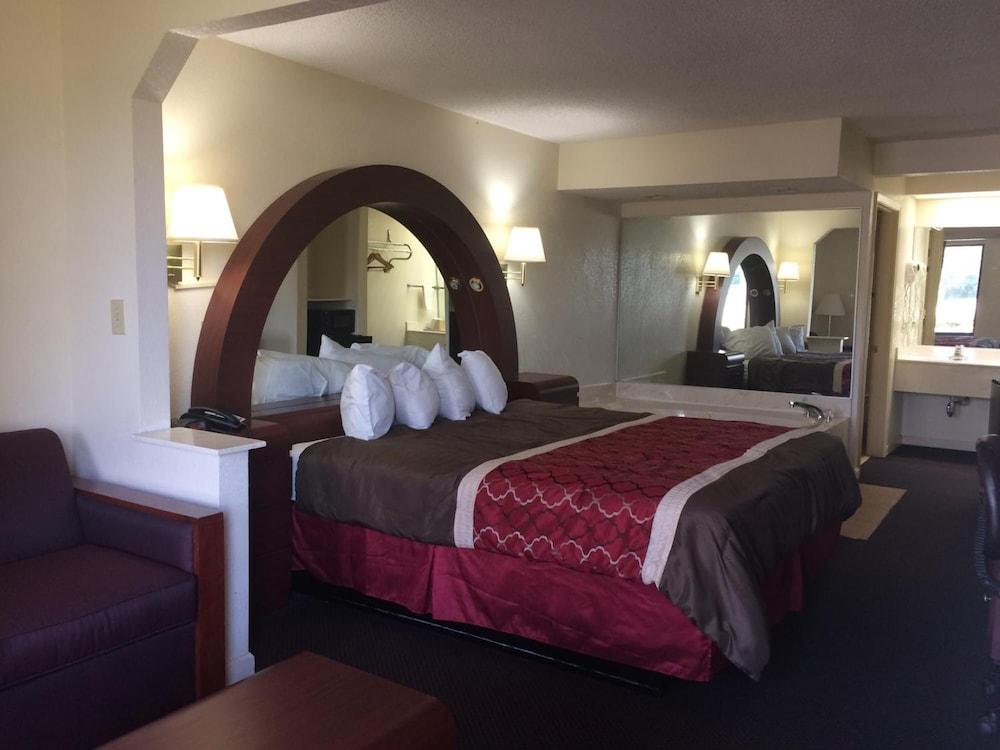 Luxury Inn & Suites Selma Εξωτερικό φωτογραφία