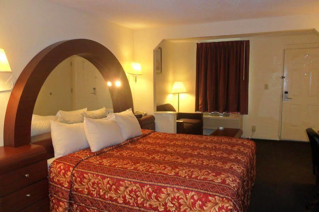 Luxury Inn & Suites Selma Εξωτερικό φωτογραφία